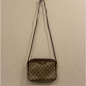 Gucci GG Supreme Crossbody Bag (Vintage)